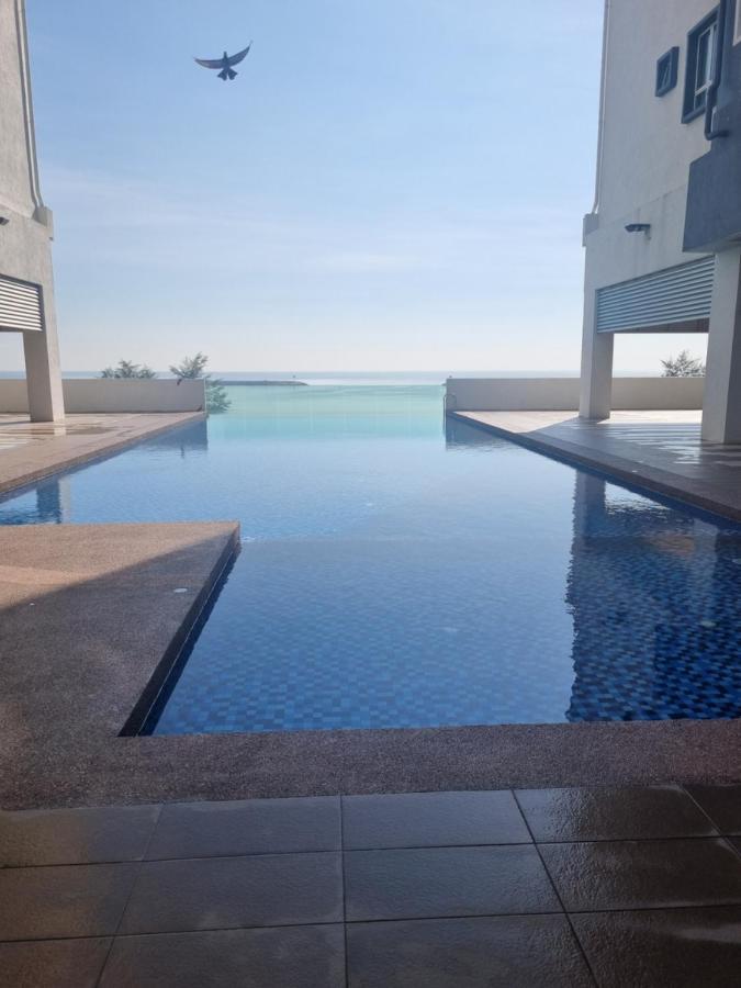 Seaside Haven Homestay Seaview Unit With Pool Opposite Ktcc & Mayang Mall - Pangsapuri Ladang Tanjung Kuala Terengganu Buitenkant foto
